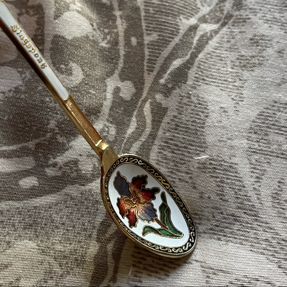 Vintage Singapore Spoon - Picture 4 of 7